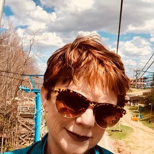 Meet your Posher, Sandra